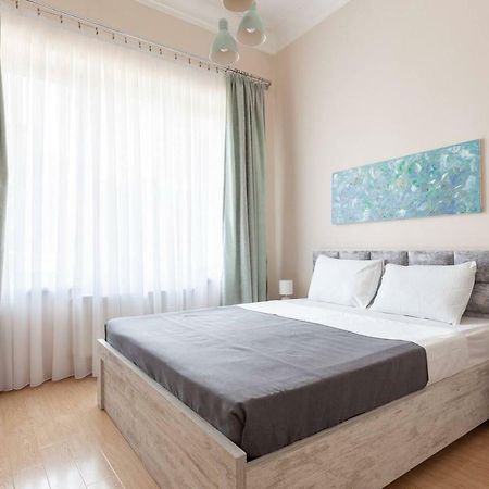 Wehost Apartment On A Colorful Street Tbilissi Extérieur photo