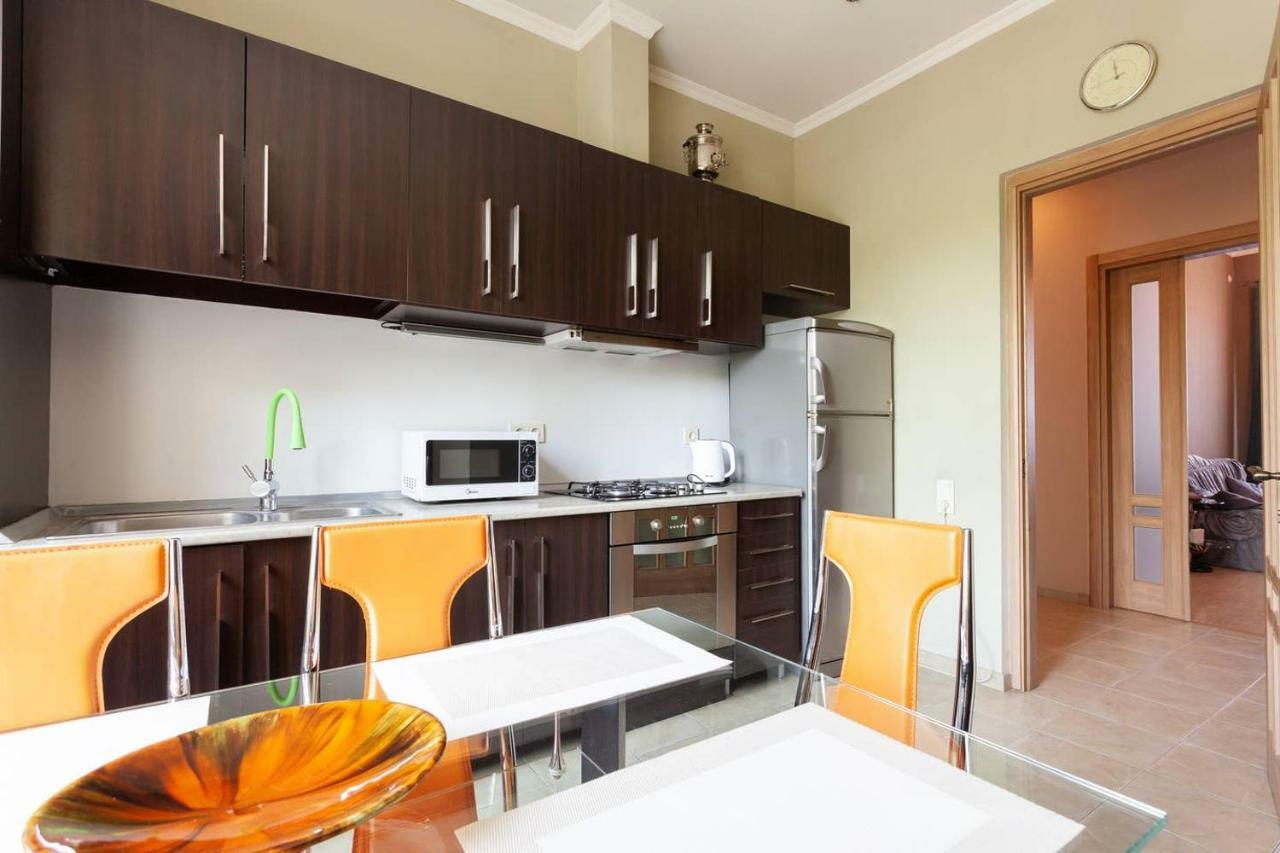 Wehost Apartment On A Colorful Street Tbilissi Extérieur photo